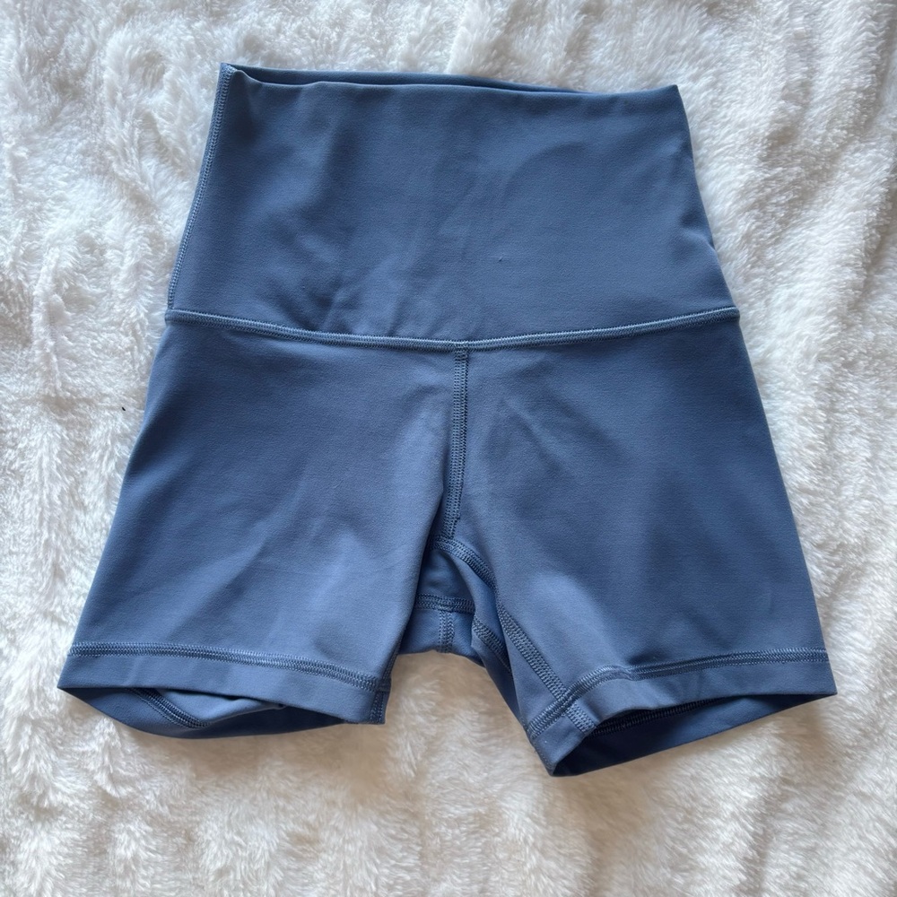 Lululemon Align High-Rise Short 4'' Size 0 in Washed Denim